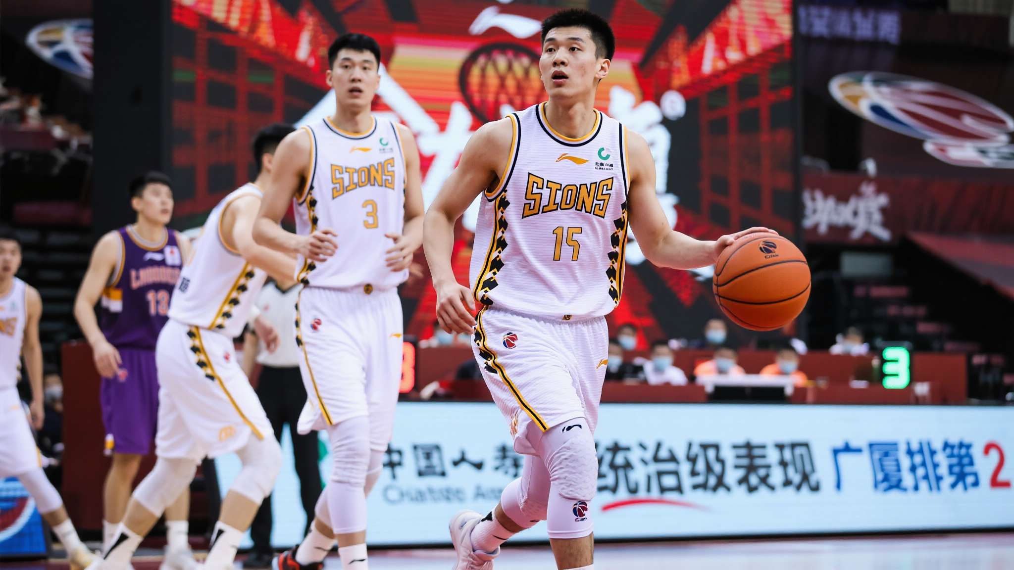 随着上海12连胜,广东被三分绝杀,CBA最新排名出炉!广厦排第2 随着上海12连胜,广东被三分绝杀,CBA最新排名出炉!广厦排第2